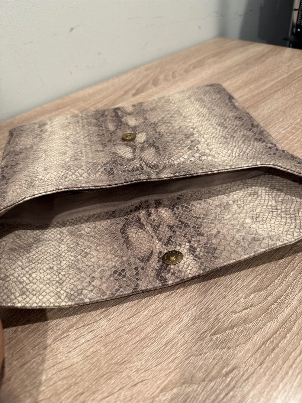 Snakeskin Print Flap Clutch Bag - Neutral/Grey
